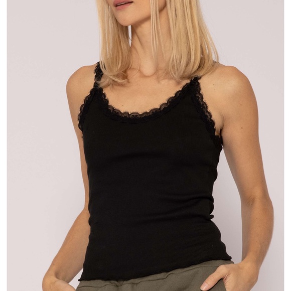 28 Stretchy Ribbed Seamless Lace Trim Tank Top - Picture 3 of 4